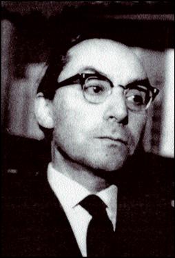 Аркадий Белинков:
– Меня просят простить Илью Эренбурга за его статьи в «Красной звезде».
