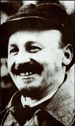 Николай Иванович Бухарин:
– Какое дворянское политбюро давало указания Пушкину?
