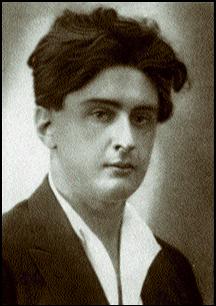 Автор «Повести о рыжем Мотеле» – Иосиф Уткин.
