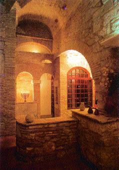 Жирон,
ул. Слепого Исаака.
