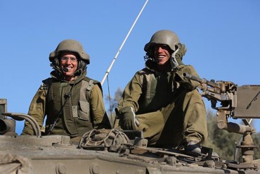 Израильские танкисты направляются в Газу. 11 июля 2014 года. EASTNEWS